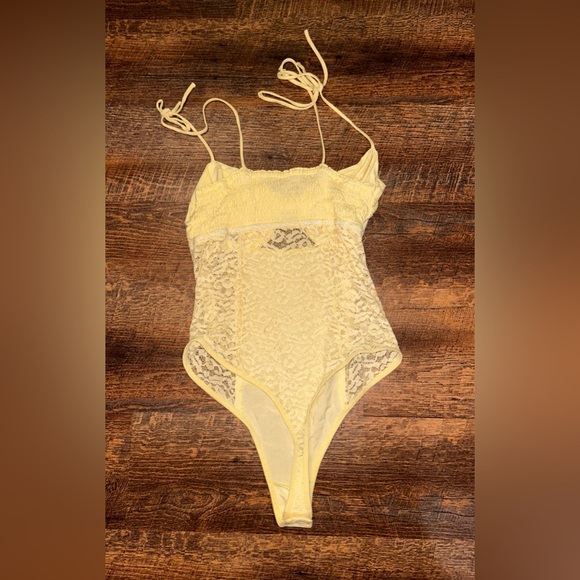 Urban Outfitters Out From Under Bodysuit Size Small - Picture 2 of 2